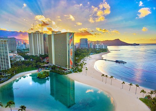 Hilton Hawaiian Village: The Iconic Waikiki Beachfront Escape You’ve Been Dreaming Of